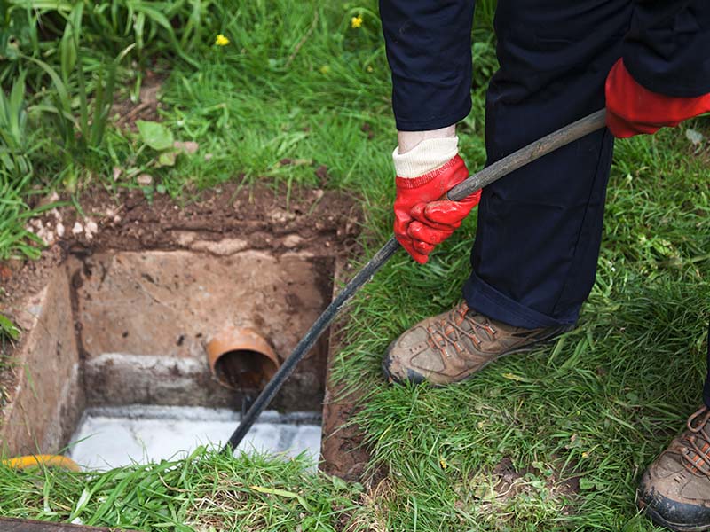 Repairing Your Damaged Sewer Line With Minimal Digging