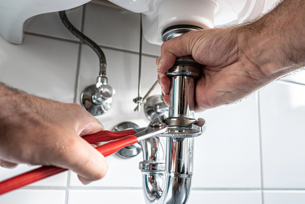 Can A Clogged Drain Cause A Leak? Understanding The Risks