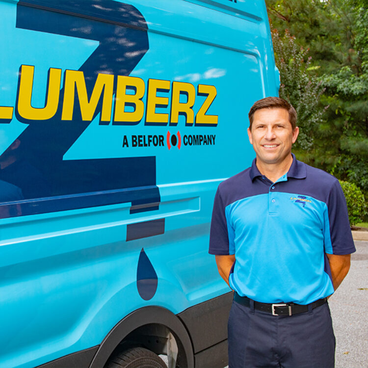Licensed Z PLUMBERZ plumber working in an Ontario, OR home